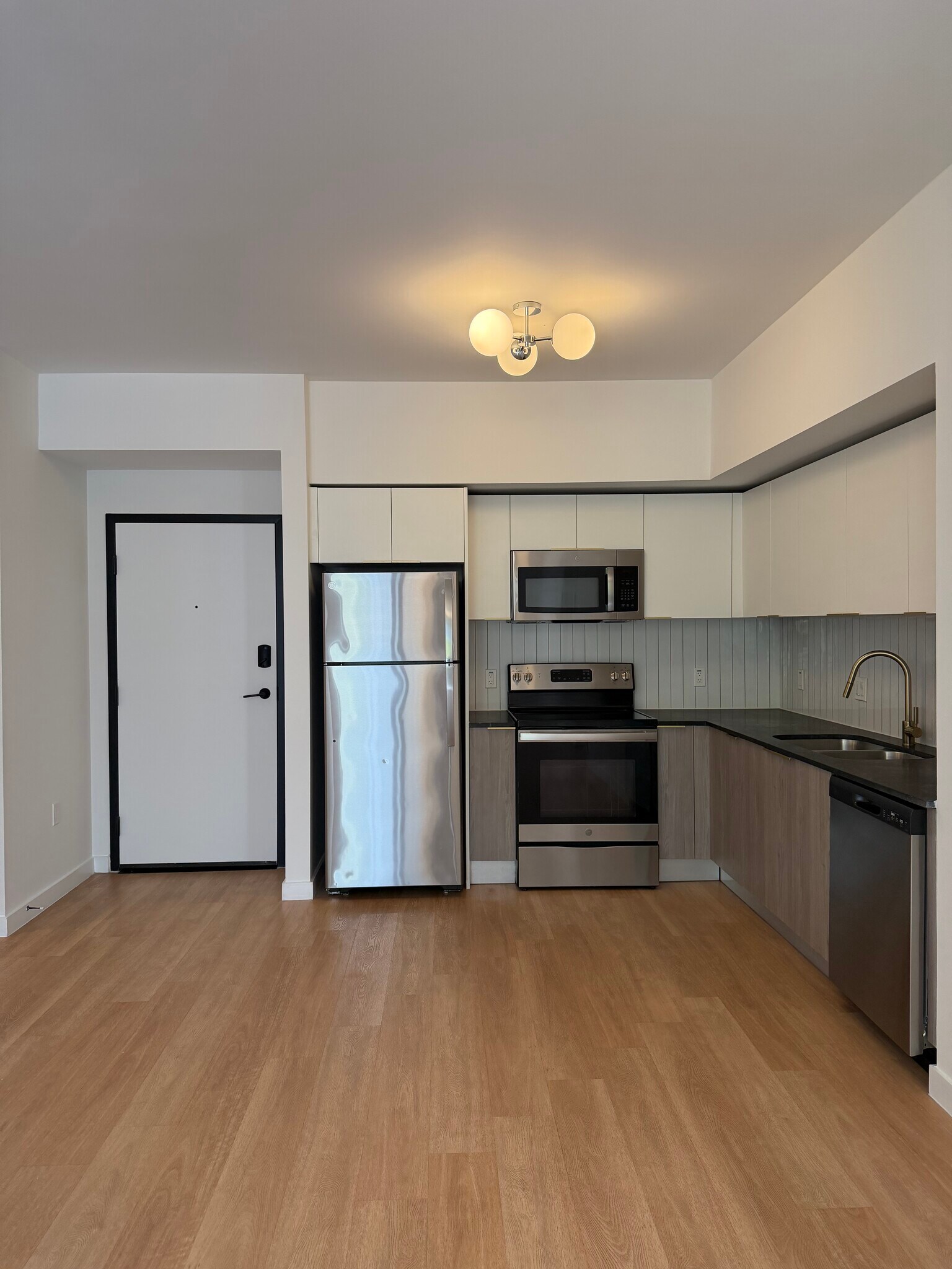 Building Photo - 11300 Biscayne Blvd