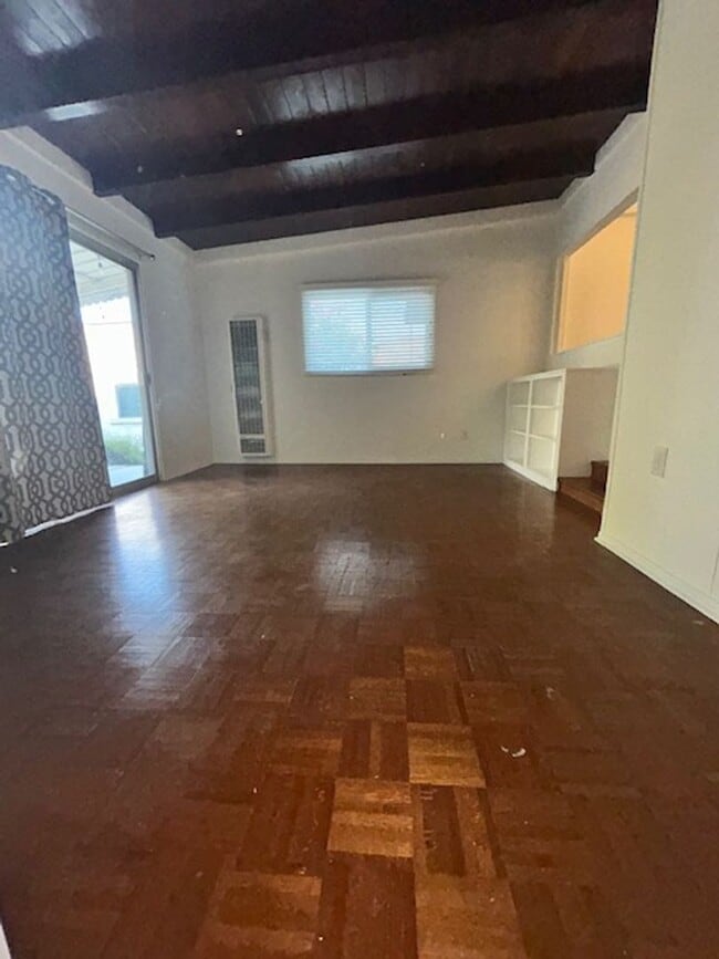 Building Photo - Beautiful Spacious 2Bd/2Bth with Bonus Family Room