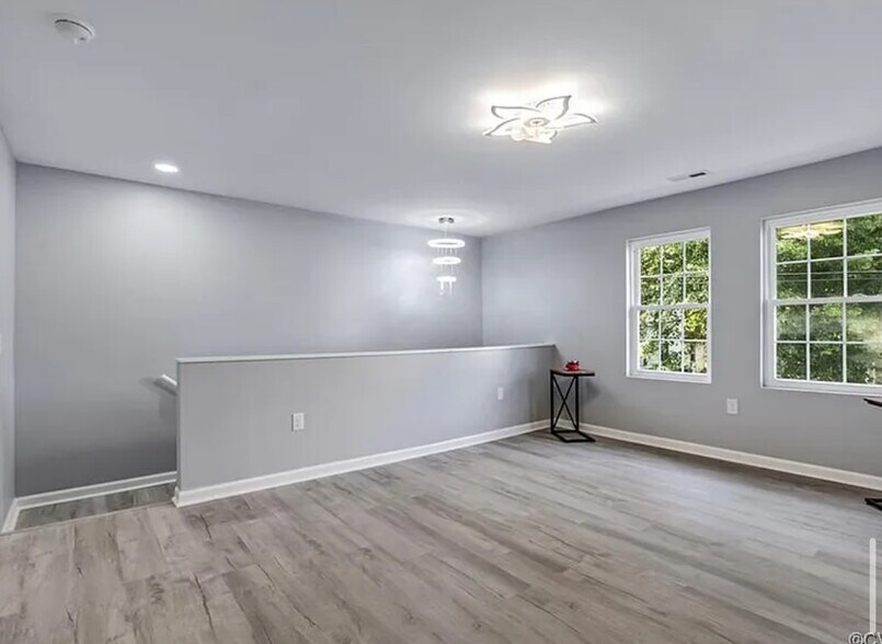 Building Photo - 904 Willcox St