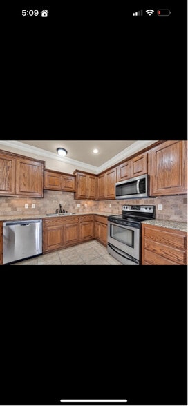 Building Photo - 2714 SW Livingston Square