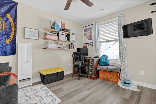 Building Photo - 328 Starfish Ln