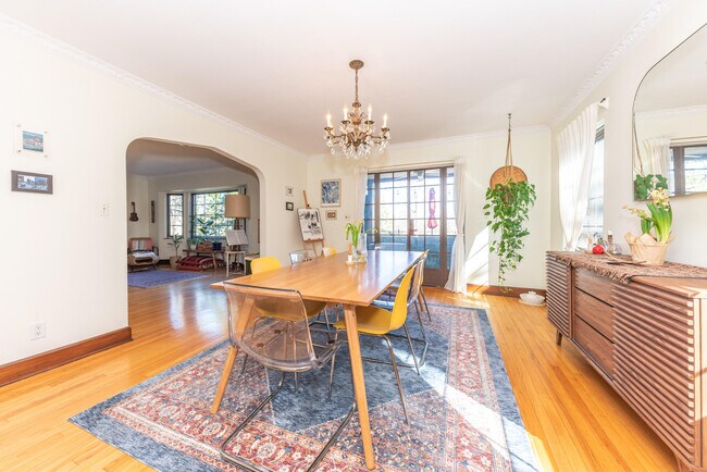 Building Photo - 1911 Geddes Ave