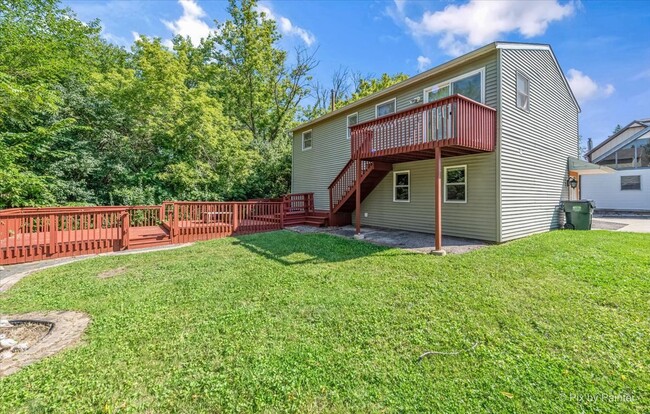 Building Photo - 544 N Hainesville Rd