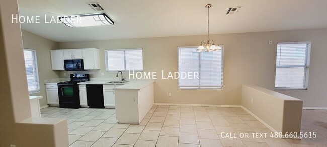 Building Photo - 10423 W Pasadena Ave