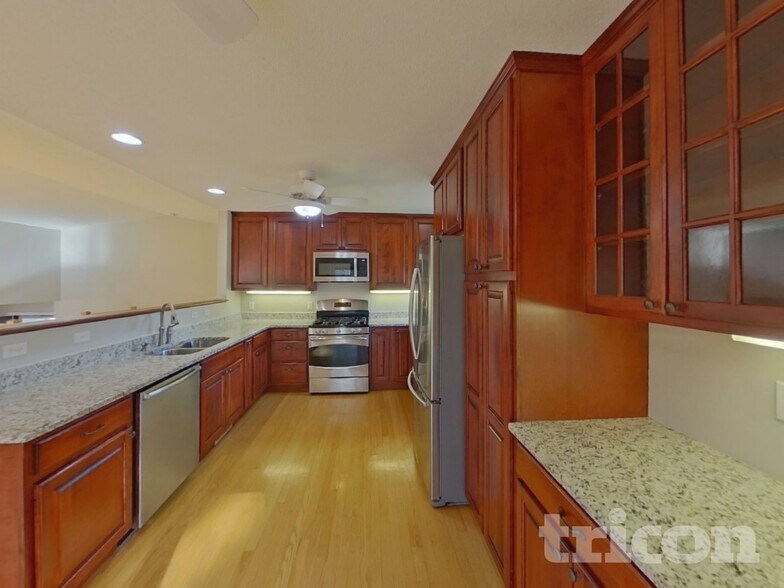 Building Photo - 1701 116th St E