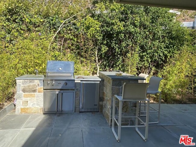 Building Photo - 30611 Las Estrellas Dr
