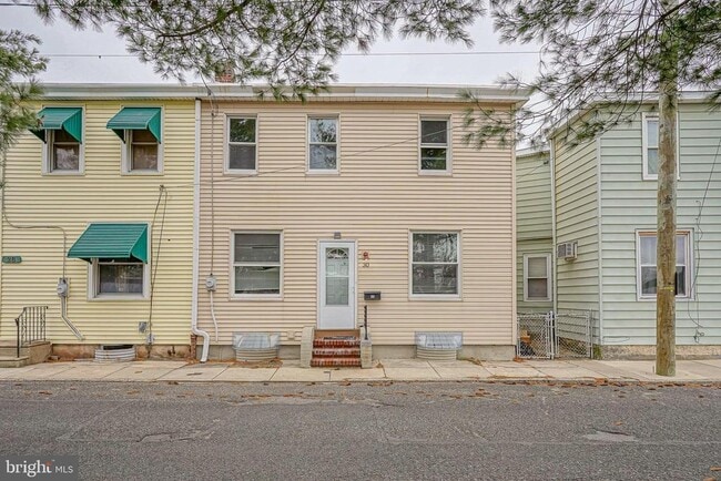 Building Photo - 30 S Railroad Ave