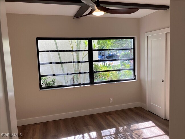 Building Photo - 1826 Kings Lake Blvd