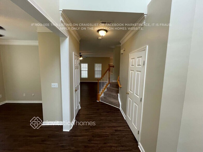 Building Photo - 578 Lansfaire Ave NW