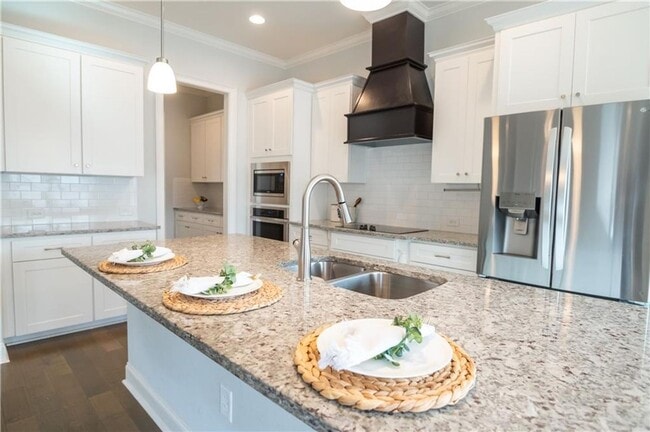 Building Photo - Spacious & Stylish 4BD Home with Loft in C...