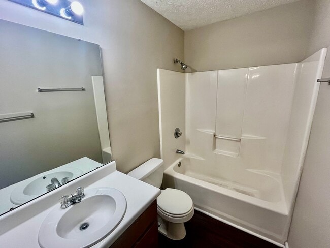 Building Photo - 14-16 Stonecreek Drive