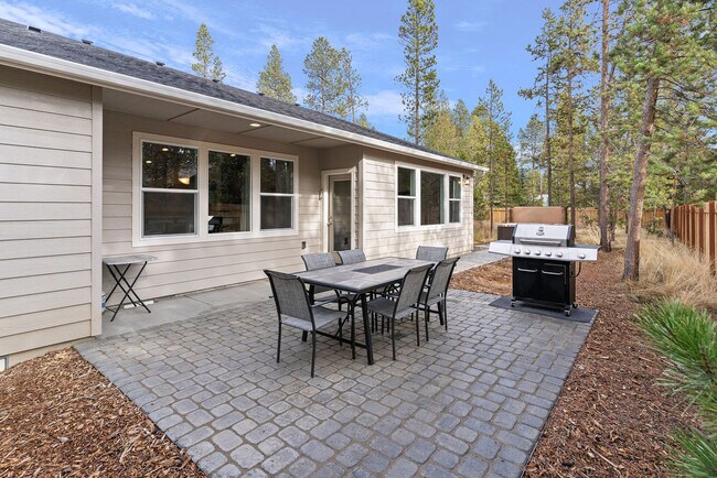Building Photo - 17255 Avocet Dr