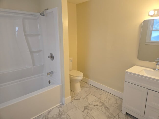 Building Photo - 705-09 South Ave