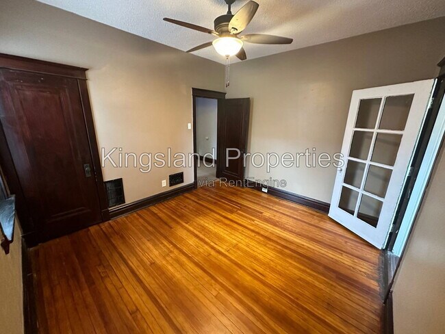 Building Photo - 4947 Arsenal St