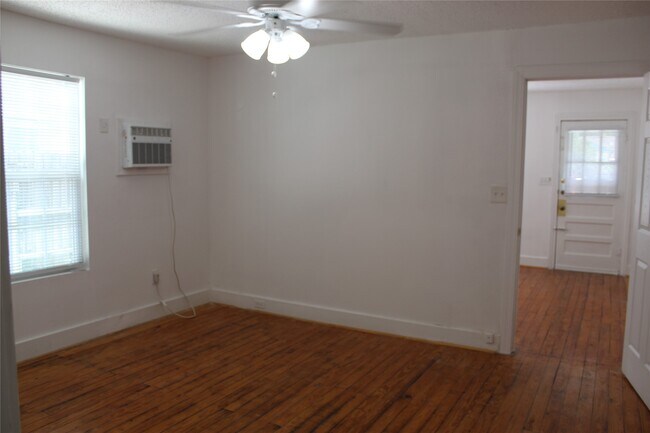 Building Photo - 229 Neyland St