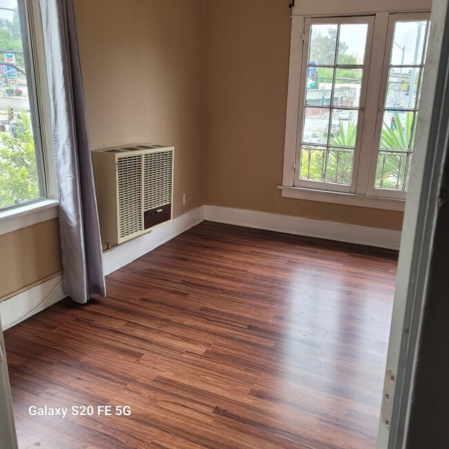 Building Photo - 1847 Wilcox Ave