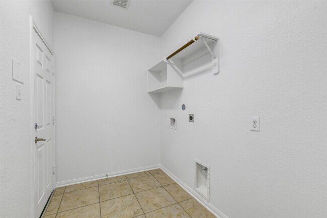 Building Photo - 7014 Spruce View Ct