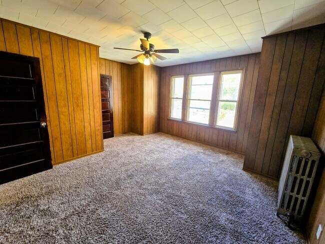 Building Photo - 1016 Spring Garden St