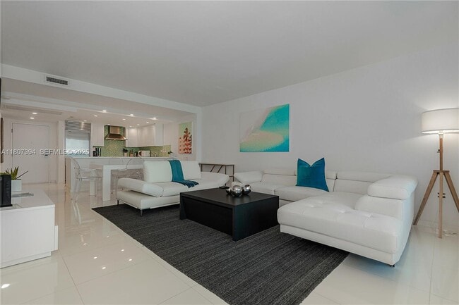 Building Photo - 2301 Collins Ave