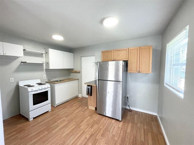 Building Photo - 1339 W Point Dr