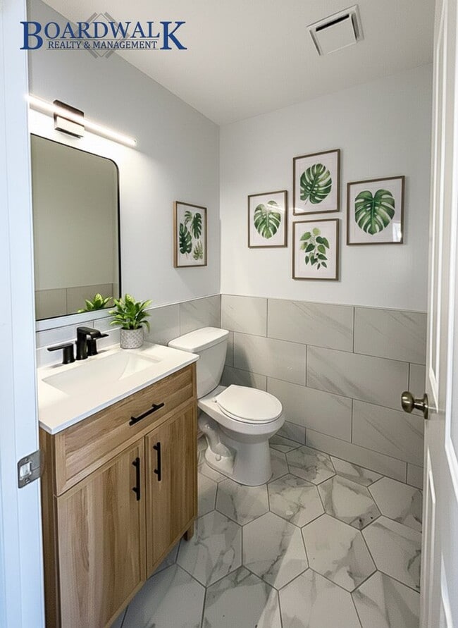 Building Photo - Beautiful Home with Mountain Views & Prime Location in Sandy