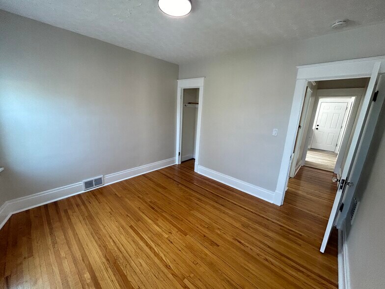 Building Photo - 473 Colvin Ave