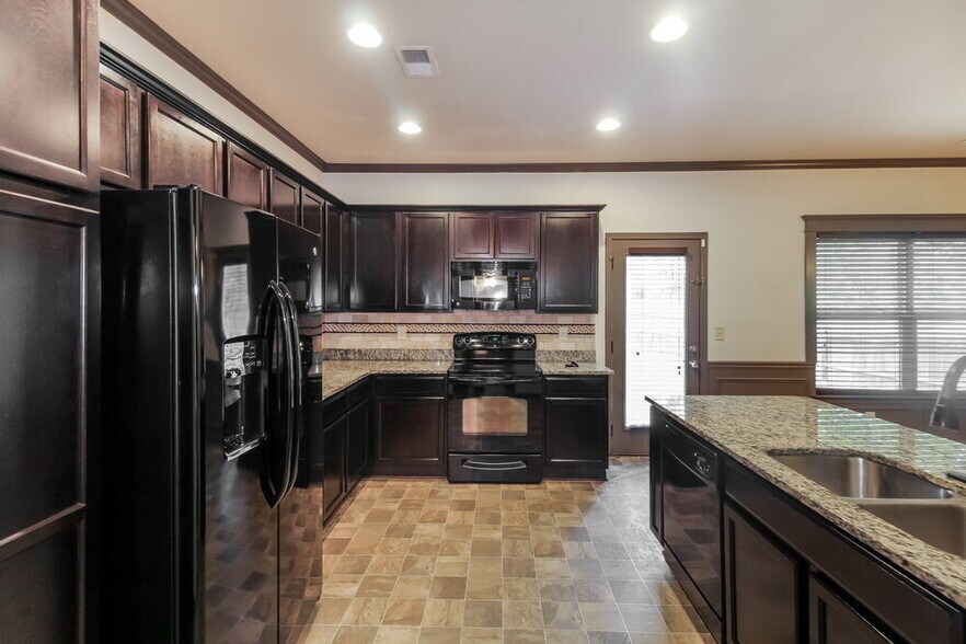 Building Photo - 3365 Ivey Ridge Rd NE
