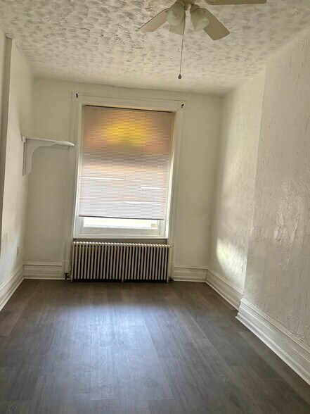 Room - 435 N 5th St