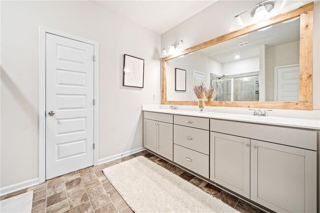 Building Photo - 175 Madison Bend