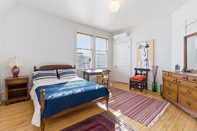 Building Photo - 2001 Orrington Ave