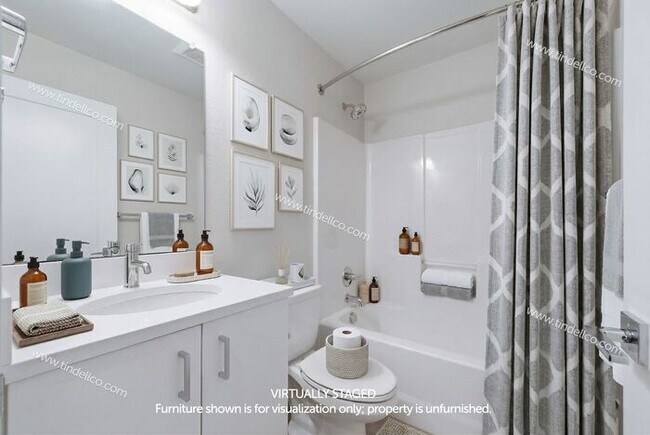 Building Photo - Sleek 3-Level Townhome in Hosford-Abernethy – Pet Friendly with W/S/G Included! Available Now!