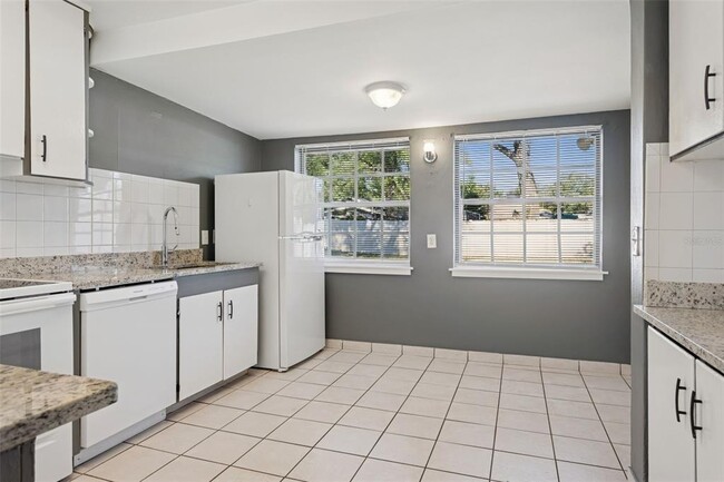 Building Photo - 1308 E Sligh Ave