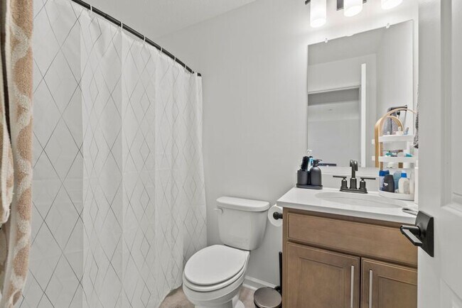 Building Photo - 8190 Smiths Cir