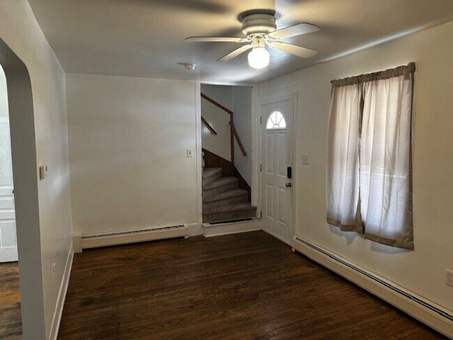 Building Photo - 3 bedroom semi Etters