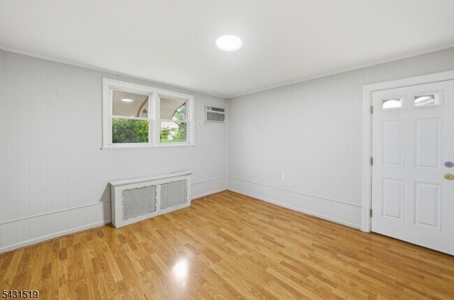 Building Photo - 86 Curie Ave