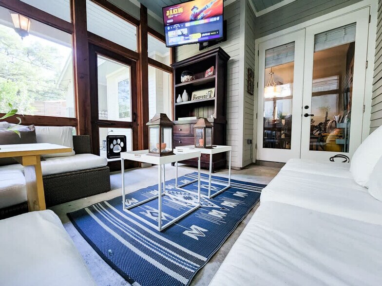 Building Photo - 803B Dawson Rd