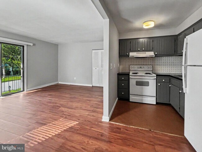 Building Photo - 408 W Lafayette St