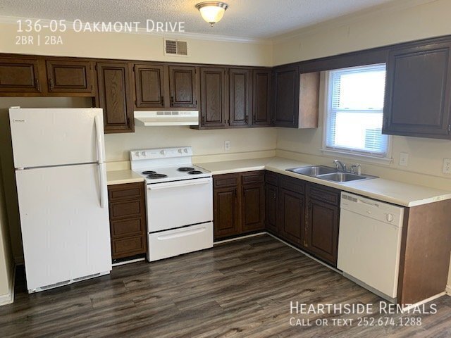 Building Photo - 136 Oakmont Dr