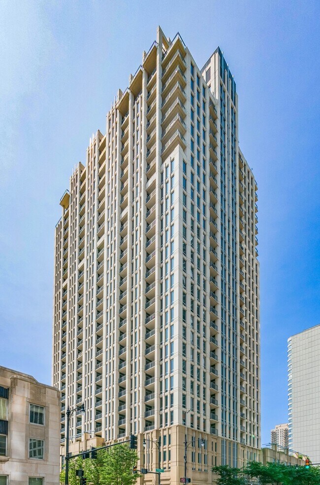 Primary Photo - 1250 S Michigan Ave