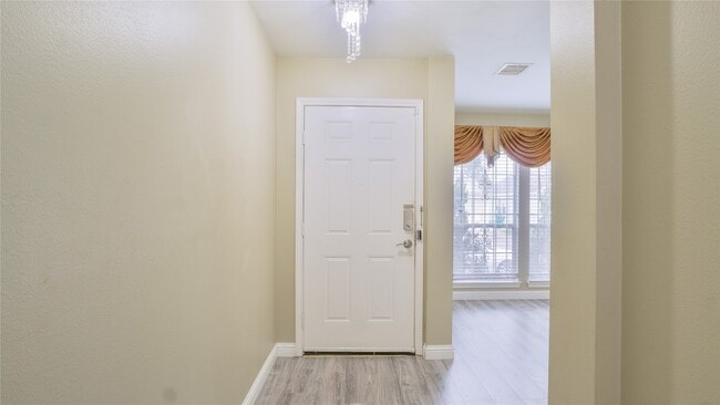Building Photo - 12819 Wisteria Park Dr