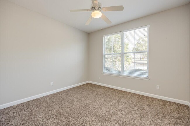 Building Photo - 3570 Four Oaks Blvd