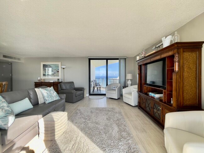 Building Photo - 5420 N Ocean Dr