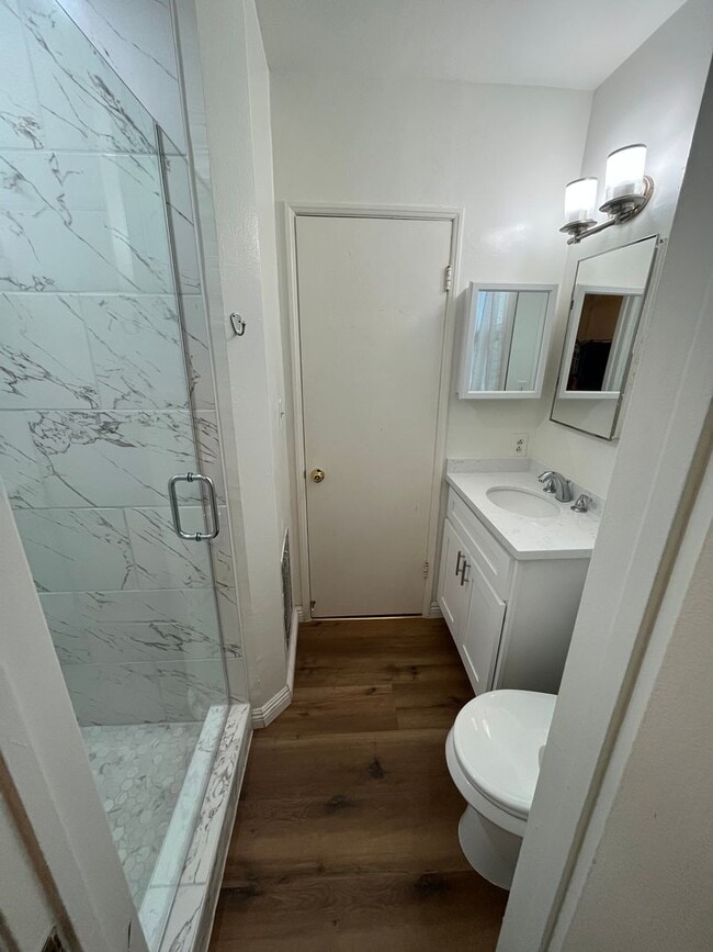 Building Photo - 13215