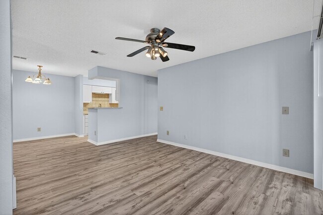 Building Photo - 10200 Belle Rive Blvd
