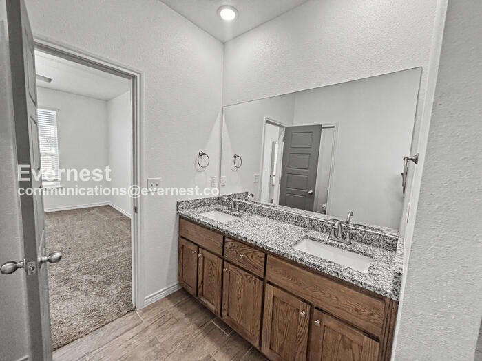 Building Photo - 737 Freedom Cir