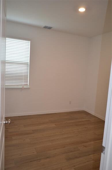 Building Photo - 7924 Lindheimer Ln