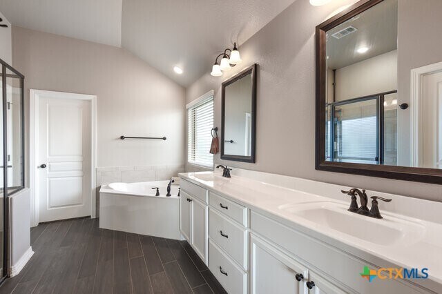 Building Photo - 1802 Rustic Manor Dr