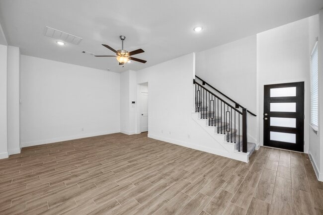 Building Photo - 7818 Starfish Arbor Dr