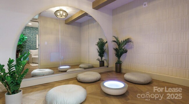 Building Photo - 1133 Harding Pl