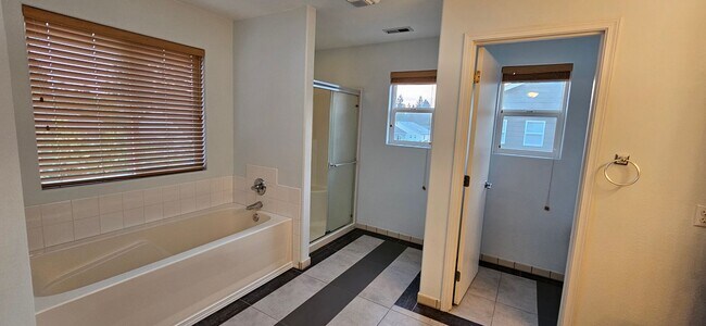 Building Photo - 17825 SE 259th Pl